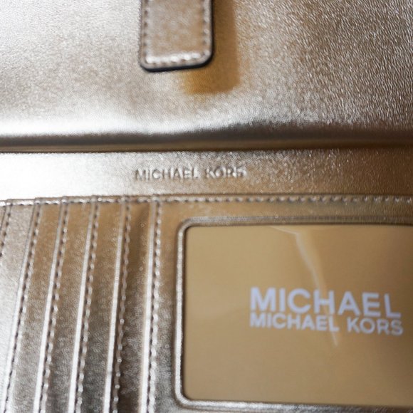 Michael Kors Jet Set Travel Double Zip PVC Leather Wristlet MK Pale Gold - Picture 5 of 7